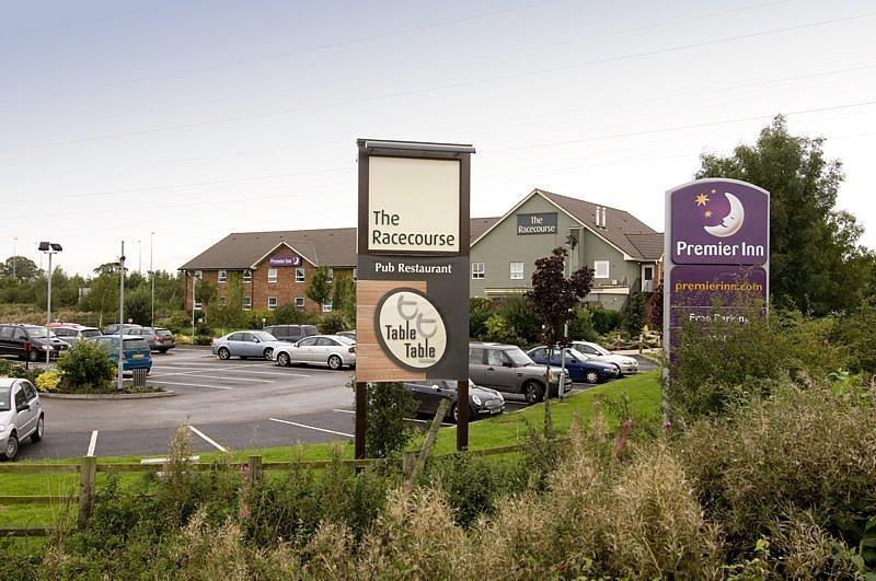 Premier Inn Uttoxeter Eksteriør billede