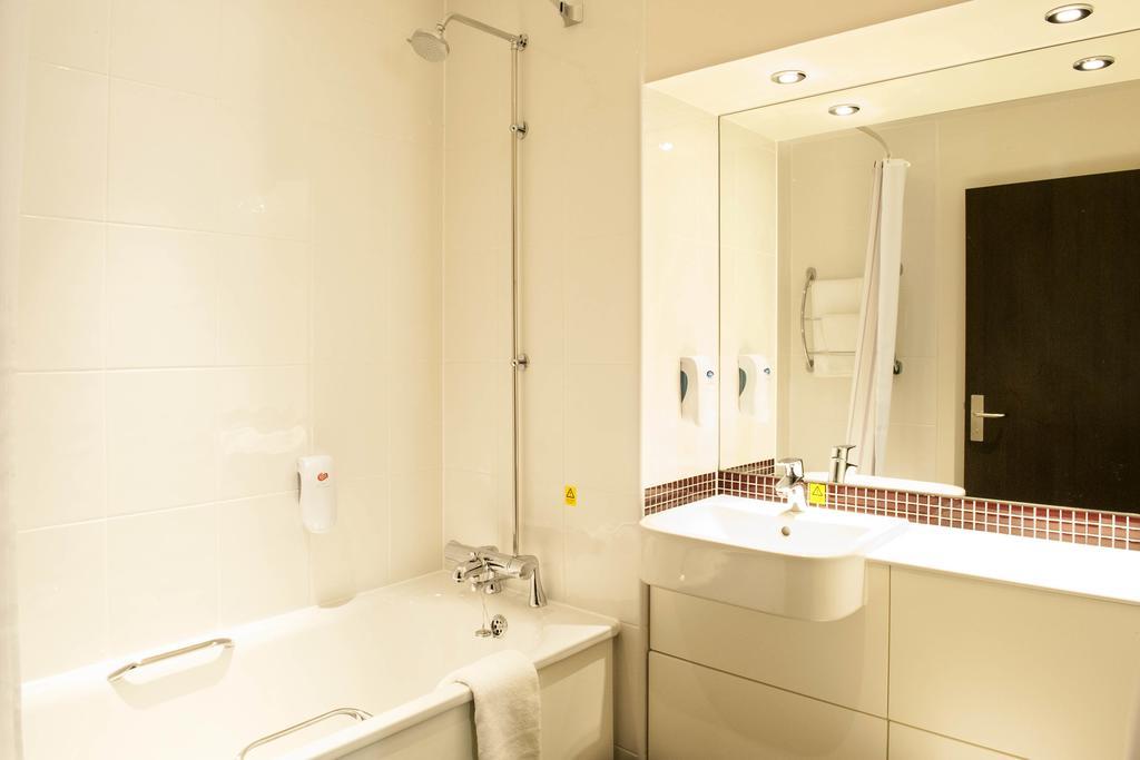 Premier Inn Uttoxeter Eksteriør billede